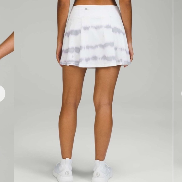 lululemon athletica Dresses & Skirts - Lululemon Athletica White and Gray Skirt 8 reposhing bc I bought the wrong size‌